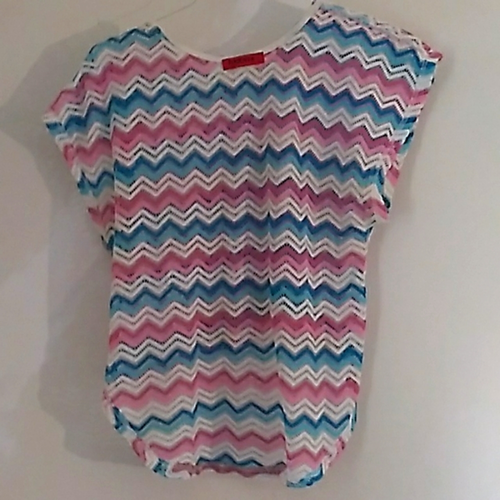 Knit white top blue,teal,purple stripes chevron  Leight weights crop top.